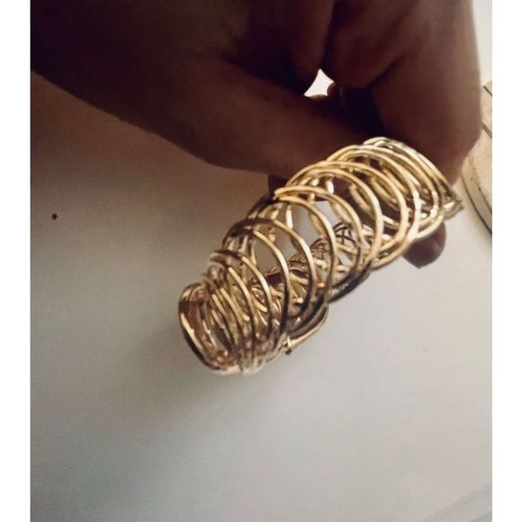 PRETTY GOLD BOHO SPIRAL BRACELET - Picture 7 of 7